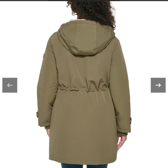 NWT- Tommy Hilfiger Parka Jacket - SMALL but can fit up to Medium and Semi Large - Picture 3 of 7